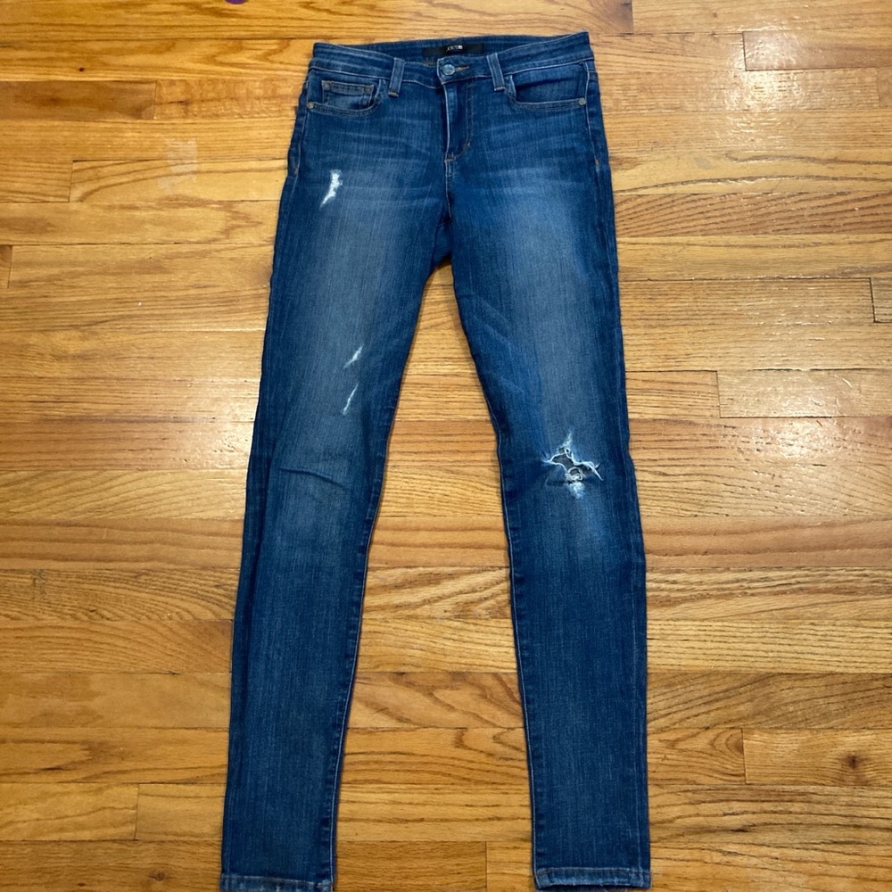 Joe’s Mid rise Skinny Jean